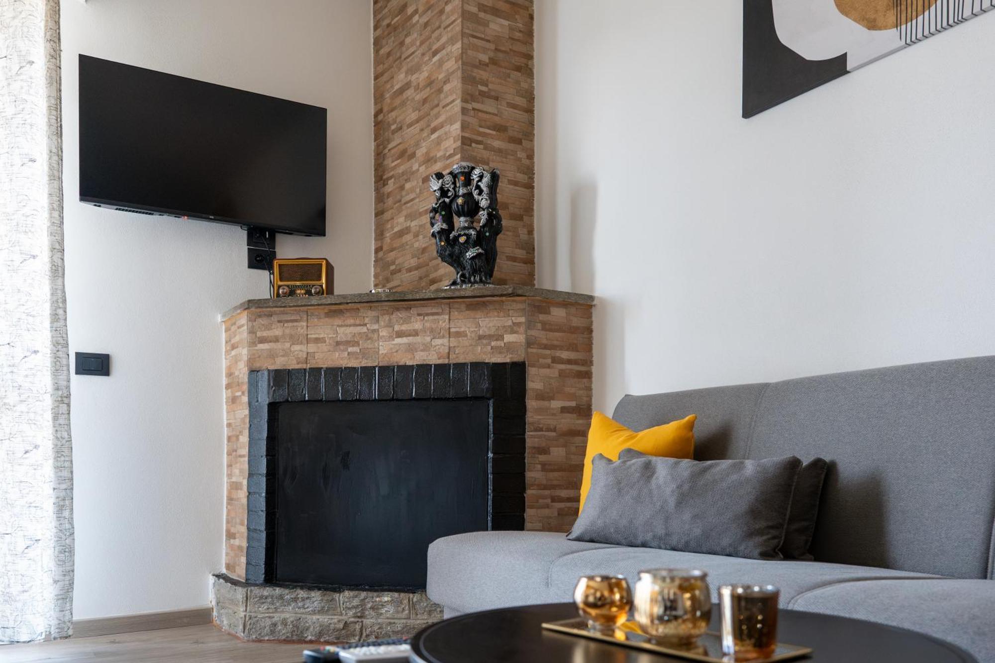 Casa Vacanze Aria Leggiuno Екстер'єр фото